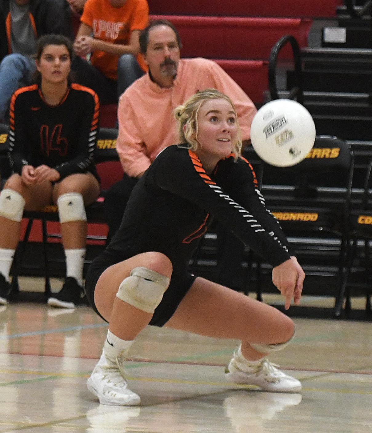 090419-s-volleyball 34.JPG